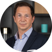 A portrait of Marc Estruch